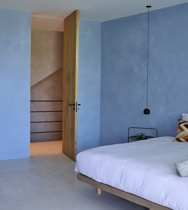 Resa Estates Ibiza koop sale Cala Moli villa seaviews modern bedroom door.jpg